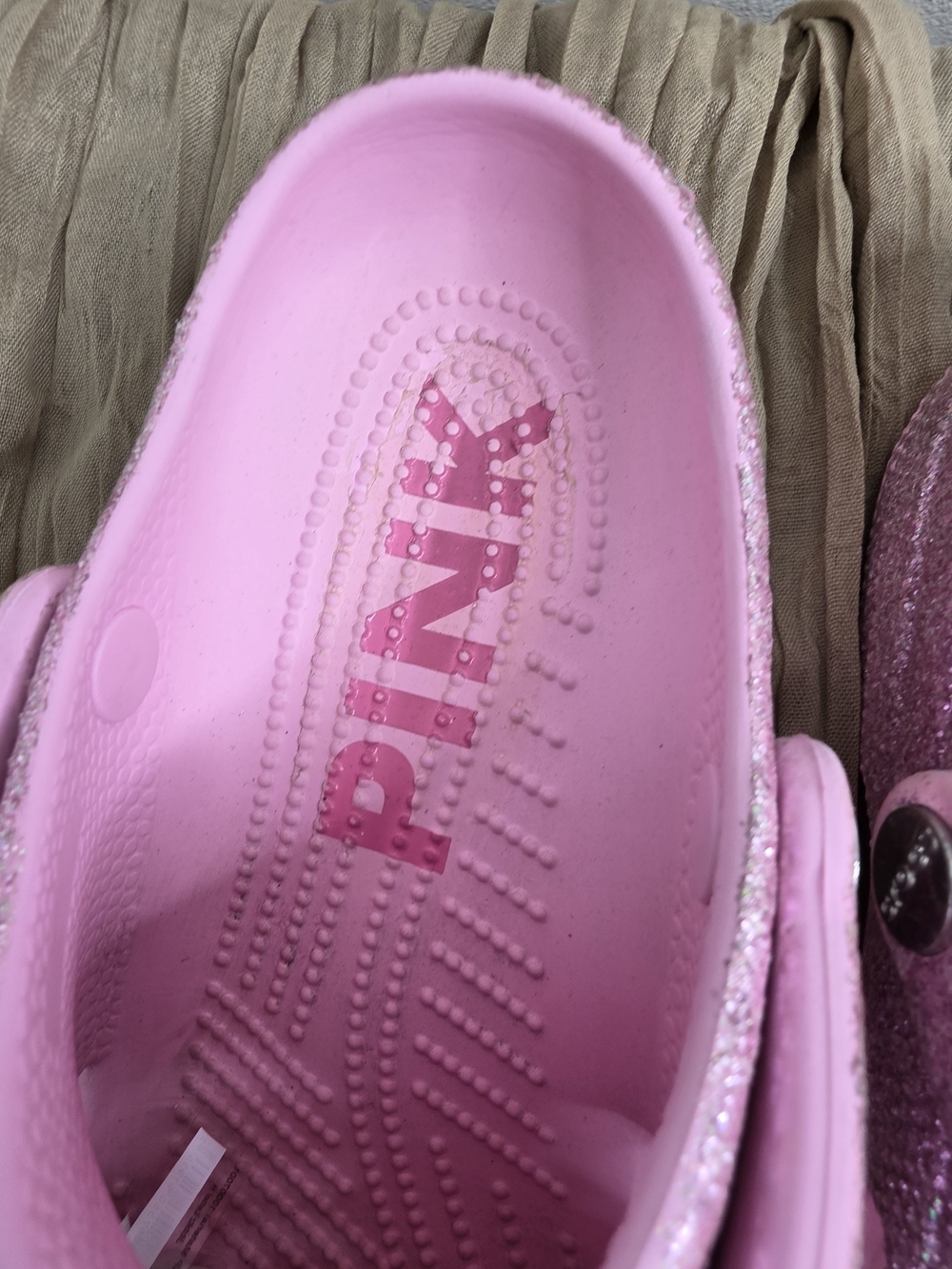 Crocs Mean Girls Pink Glitter Classic Clogs Women’s 7 Men’s 5 - Picture 7 of 16